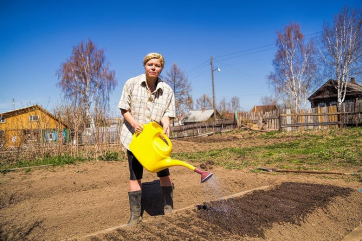 Путин подписал закон о сокращенном рабочем дне для сельских женщин